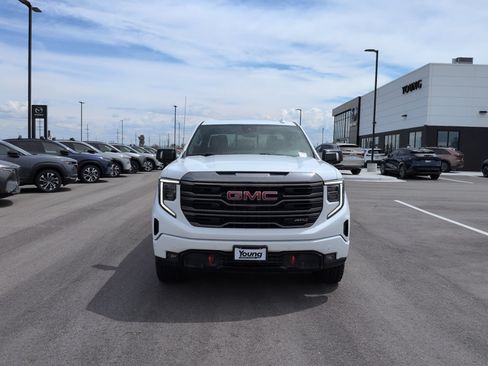 Used 2024 GMC Sierra 1500 AT4 w/ Technology Package AWD/4WD image 2
