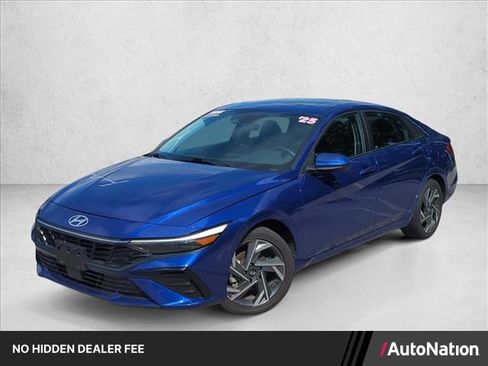 Used 2025 Hyundai Elantra SEL FWD image 1