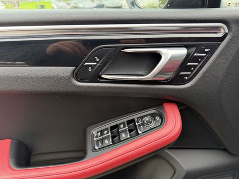 Used 2016 Porsche Macan S AWD/4WD image 11