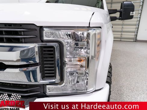 Used 2019 Ford F250 XLT w/ XLT Value Package image 8