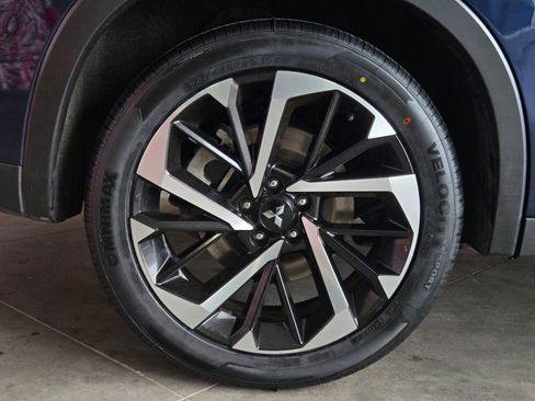 Used 2024 Mitsubishi Outlander SE Black Edition image 5