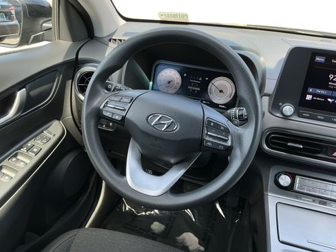 Used 2023 Hyundai Kona SE w/ Cargo Package image 11