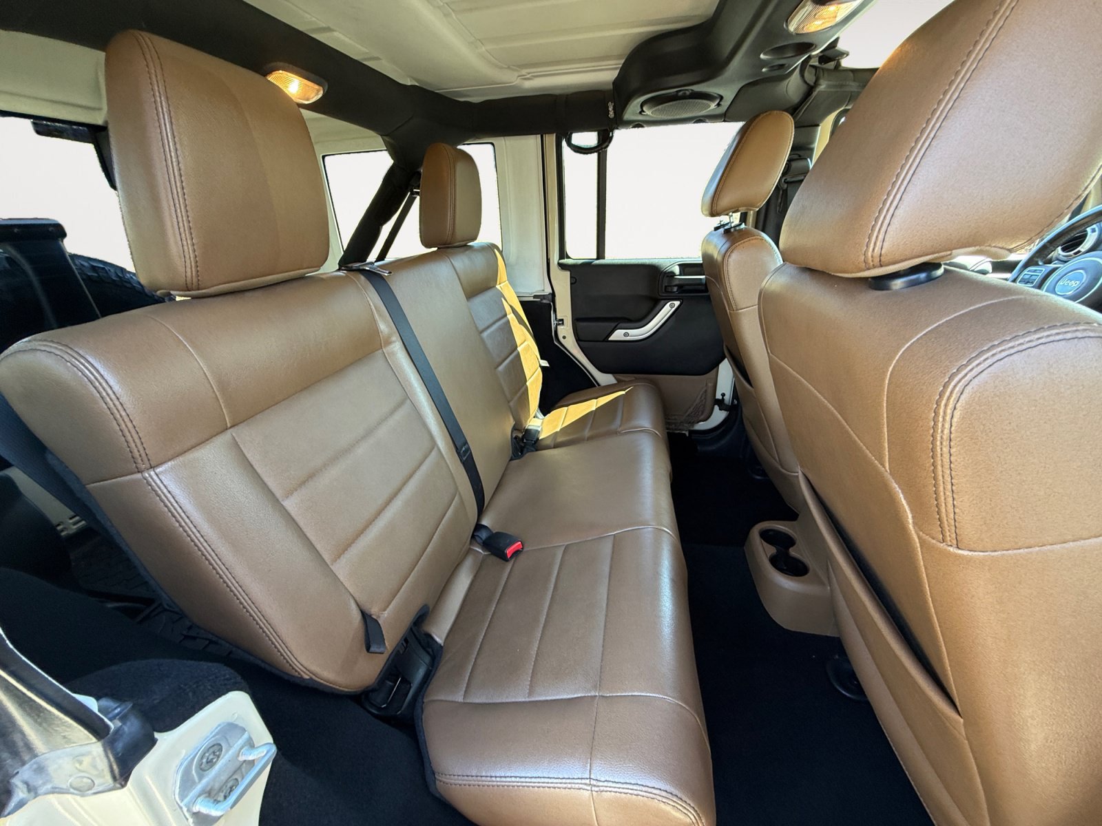 Used 2011 Jeep Wrangler Unlimited Rubicon w/ Dual Top Group AWD/4WD image 18