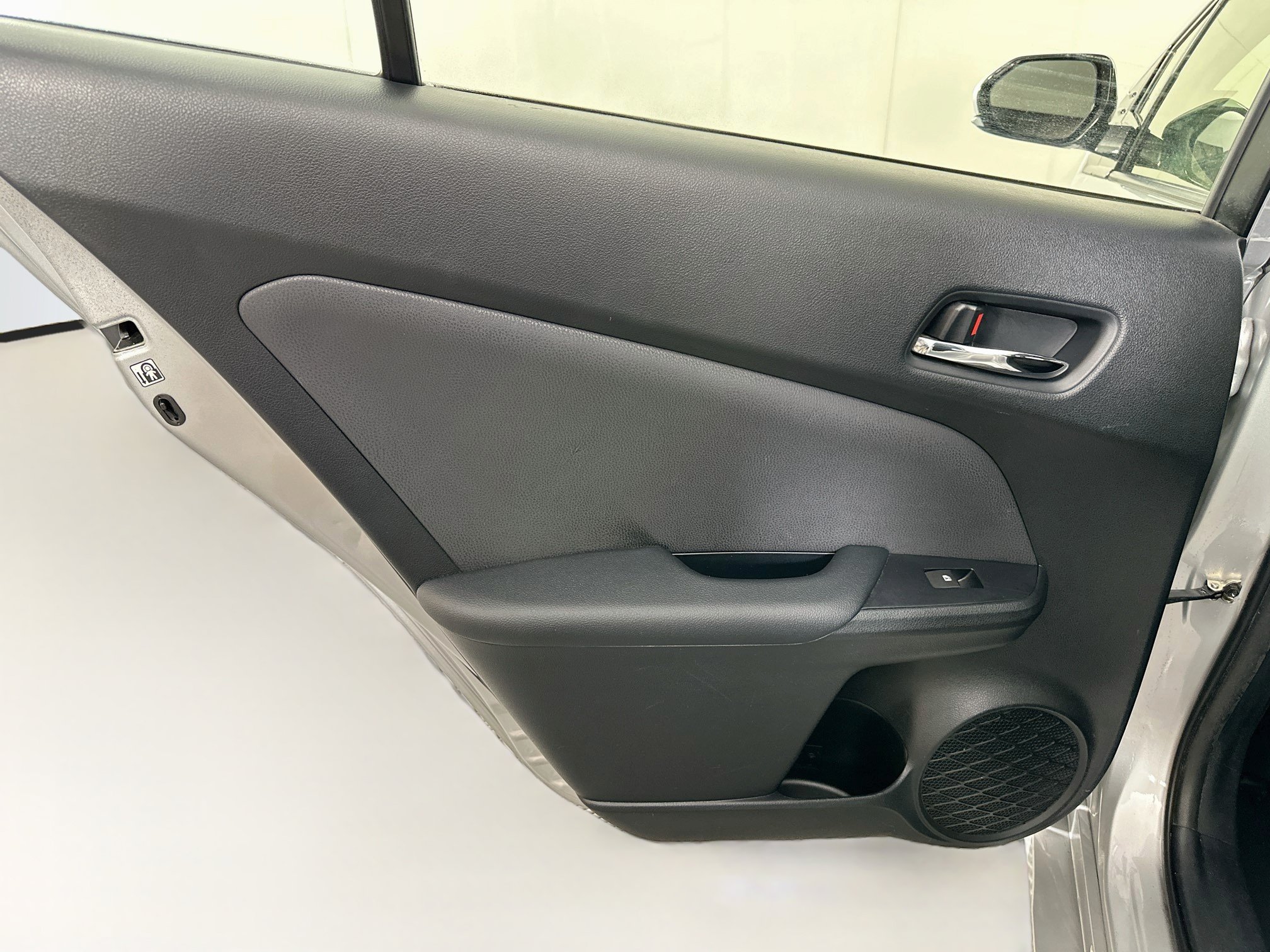 Used 2016 Toyota Prius Three w/ Preferred Accessory Package FWD image 24