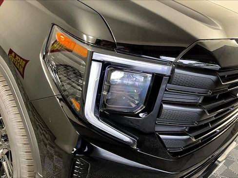 Used 2025 GMC Sierra 1500 Pro w/ Graphite Edition RWD image 20