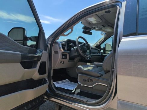 Certified 2025 Ford F350 Platinum w/ Platinum Plus Package AWD/4WD image 9