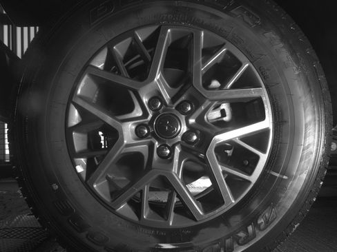 Used 2025 Jeep Wrangler Sahara image 12