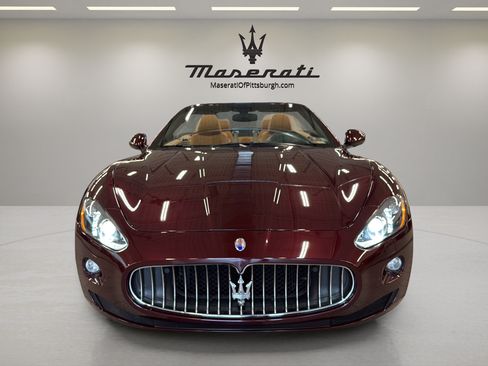 Used 2015 Maserati GranTurismo Convertible RWD image 3