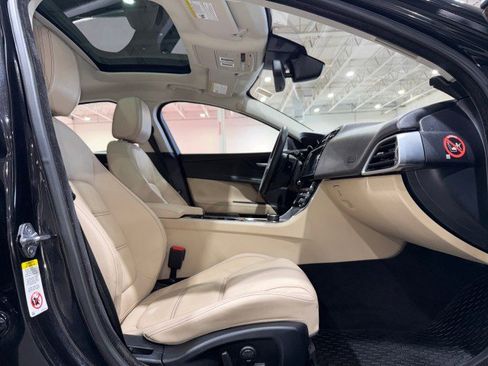 Used 2017 Jaguar XE Prestige image 63