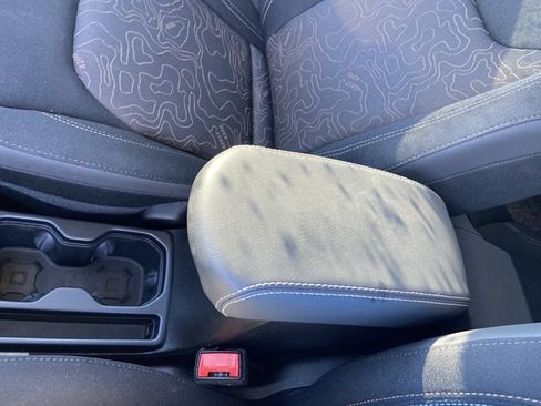Used 2023 Jeep Renegade Latitude AWD/4WD image 44