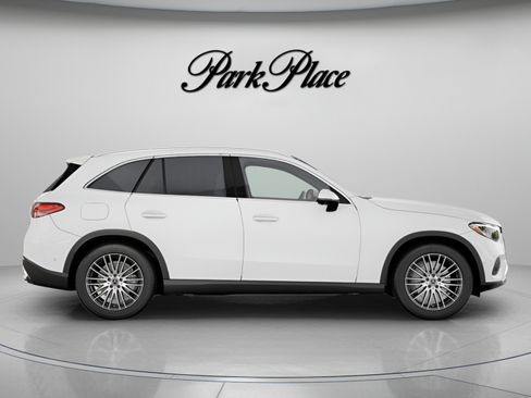 Used 2026 Mercedes-Benz GLC 300 image 28