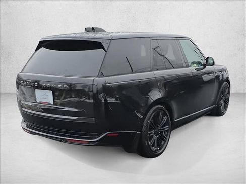 New 2026 Land Rover Range Rover SE image 5