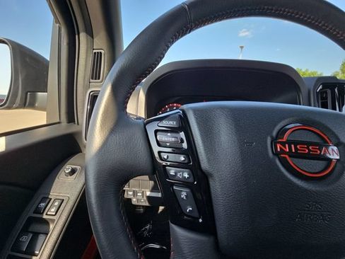 Used 2025 Nissan Frontier PRO-4X AWD/4WD image 11