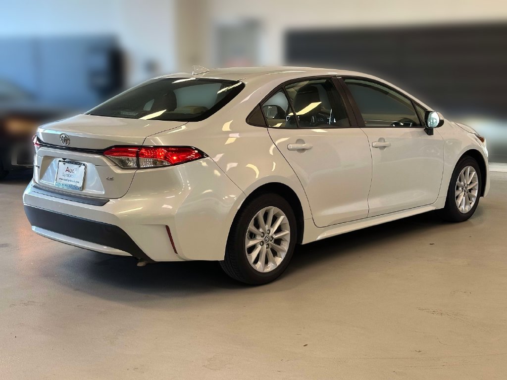 Used 2022 Toyota Corolla LE w/ LE Convenience Package FWD image 4