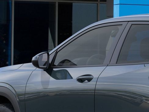 New 2026 Chevrolet Trax LS w/ LS Convenience Package FWD image 12
