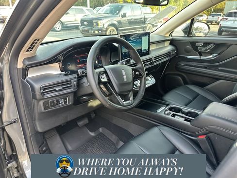 New 2026 Lincoln Corsair Premiere image 9