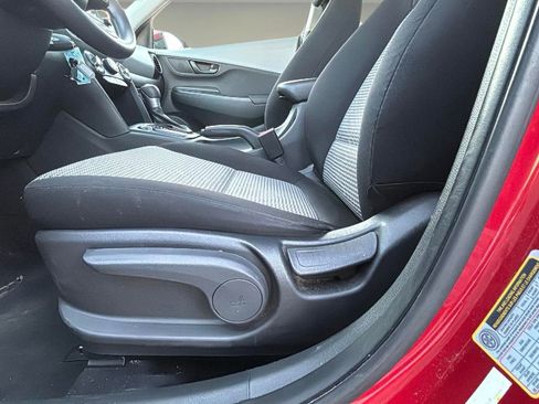 Used 2021 Hyundai Kona SE image 14