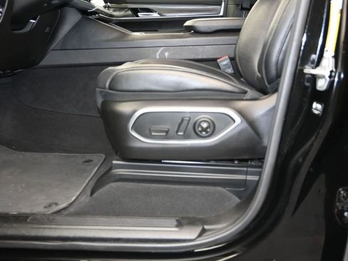 Used 2024 Jeep Wagoneer Series II w/ Flexible Seating Group RWD image 22