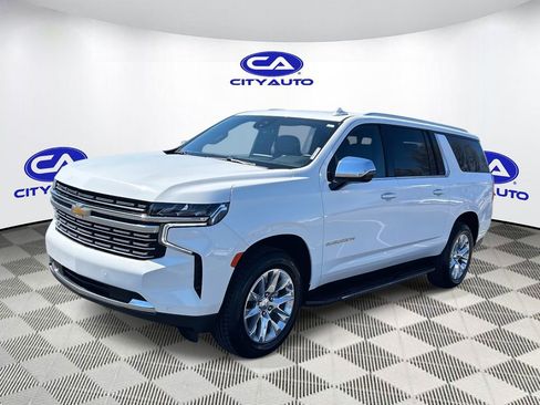 Used 2023 Chevrolet Suburban Premier image 9