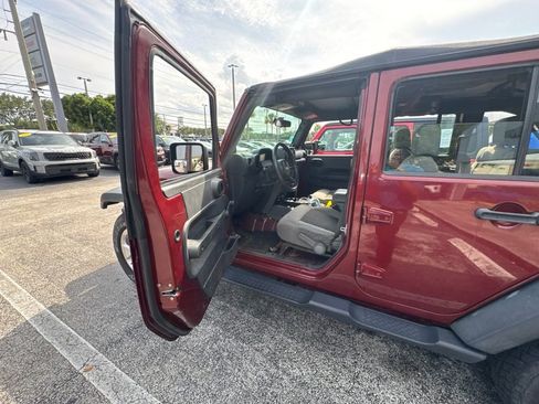Used 2009 Jeep Wrangler Unlimited X w/ Trailer Tow Group AWD/4WD image 9