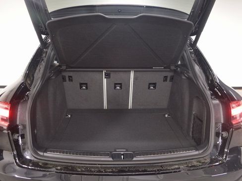 New 2026 Porsche Macan image 37