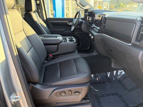 Used 2025 GMC Sierra 1500 SLT image 18