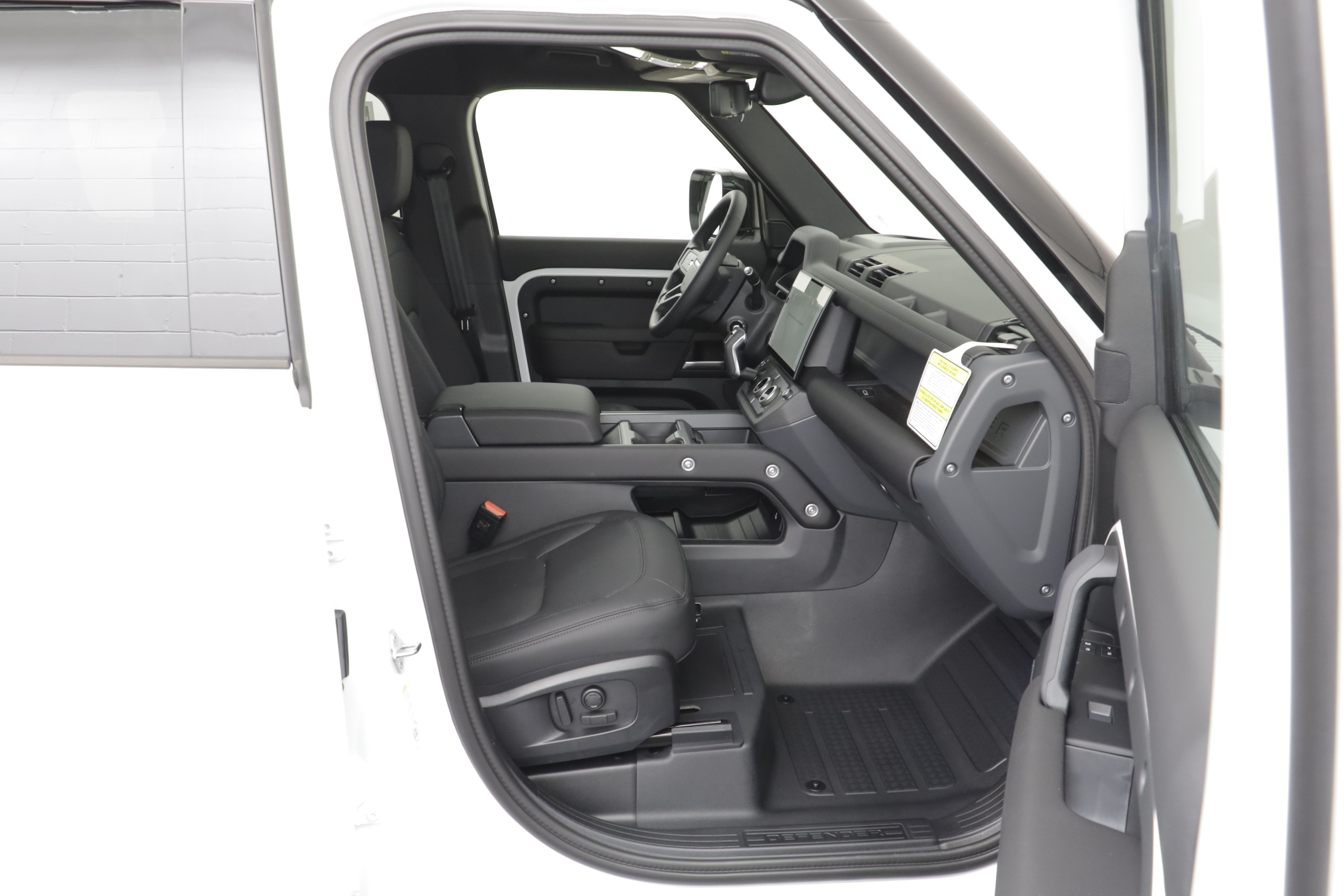 New 2026 Land Rover Defender 110 X-Dynamic SE AWD/4WD image 21