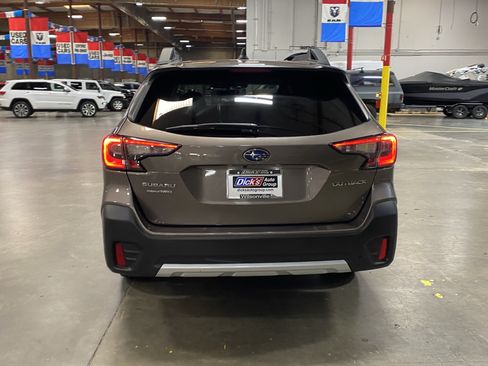 Used 2022 Subaru Outback Limited AWD/4WD image 4