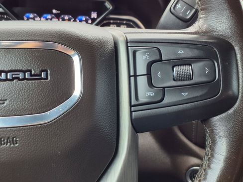 Used 2022 GMC Sierra 1500 Denali w/ Driver Alert Package II AWD/4WD image 19