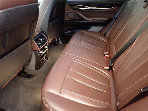 Used 2018 BMW X5 xDrive40e image 9