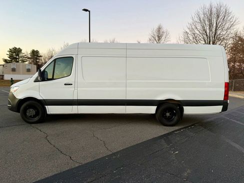 Used 2021 Mercedes-Benz Sprinter 3500 w/ Driver Convenience Package image 5
