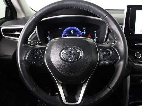 Used 2023 Toyota Corolla Cross XLE w/ Convenience Package FWD image 26