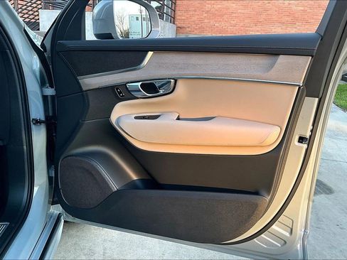 New 2026 Volvo XC90 B5 Core image 14