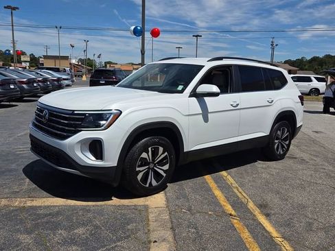 New 2026 Volkswagen Atlas SE FWD image 3