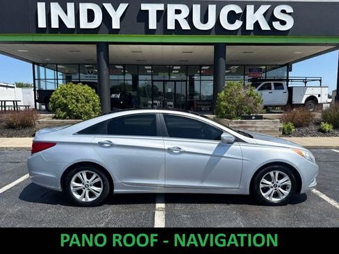 Used 2012 Hyundai Sonata Limited w/ Navigation Pkg FWD image 1