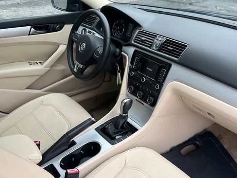 Used 2013 Volkswagen Passat TDI SE image 10