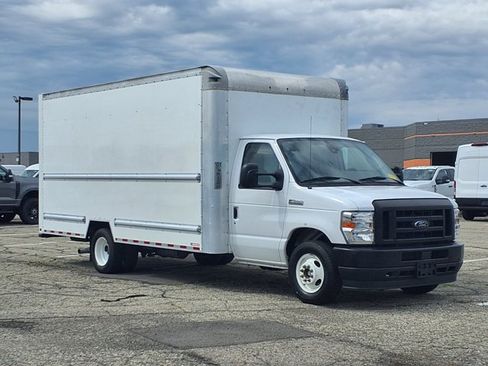 Certified 2022 Ford E-350 and Econoline 350 Super Duty RWD image 1