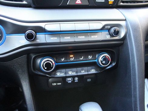 Used 2019 Hyundai Veloster 2.0 FWD image 21