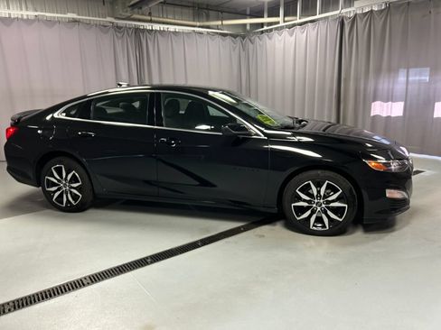 Used 2025 Chevrolet Malibu RS FWD image 8