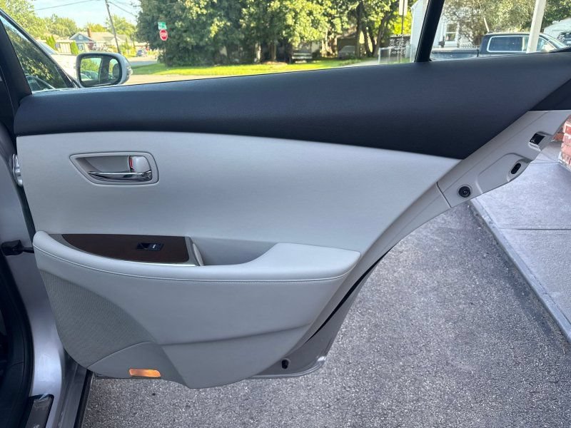 Used 2010 Lexus ES 350 w/ Preferred Accessory Package FWD image 19