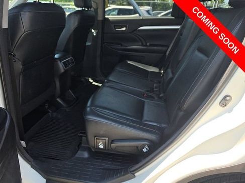 Used 2018 Toyota Highlander XLE AWD/4WD image 5