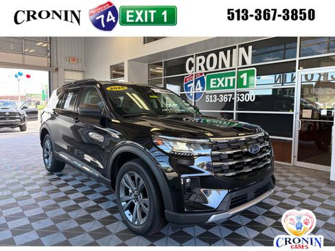 Used 2025 Ford Explorer Active w/ Active Comfort Package AWD/4WD image 1