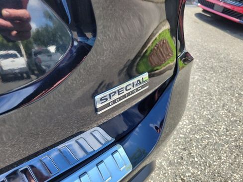 Used 2020 Nissan Rogue S w/ Special Edition Package FWD image 7