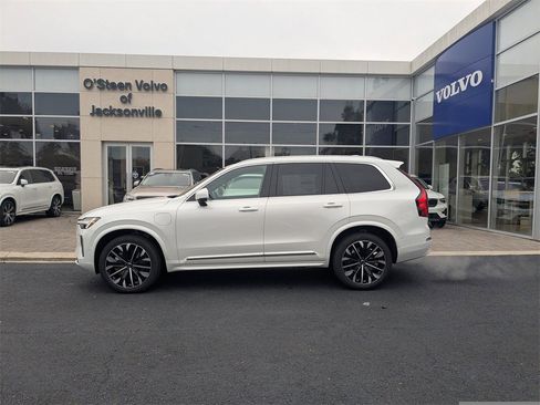 New 2026 Volvo XC90 T8 Plus w/ Protection Package Premier image 3