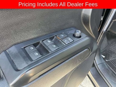 Used 2022 Toyota Tacoma SR AWD/4WD image 19