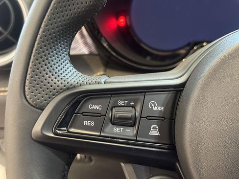 New 2026 Alfa Romeo Tonale w/ Black Premium Package image 8