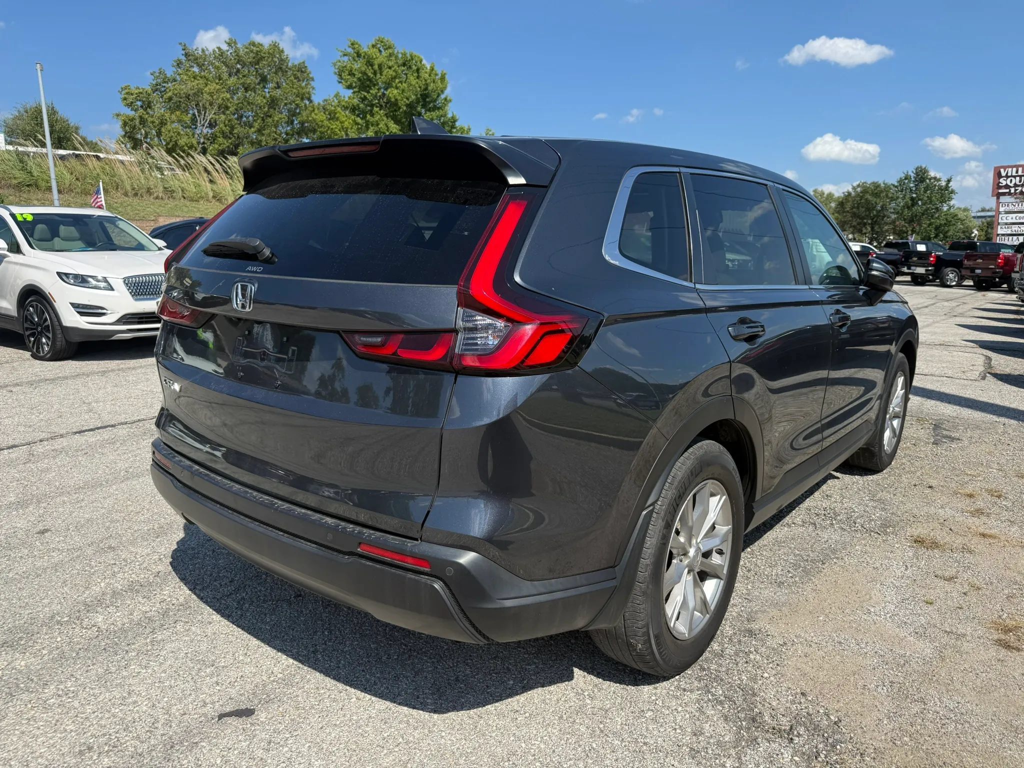 Used 2023 Honda CR-V EX-L image 2