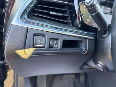 Certified 2023 Cadillac XT5 Premium Luxury AWD/4WD image 18