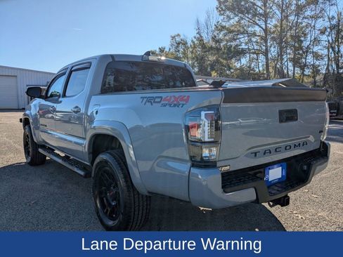 Used 2019 Toyota Tacoma TRD Sport image 6
