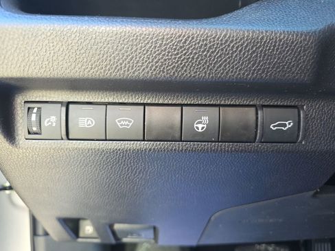 Used 2025 Toyota RAV4 XLE image 25